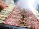 Buon appetito in riva al lago: lo street food varesino arriva alla Schiranna. Perusin: «Bellissima iniziativa in un luogo simbolico e suggestivo»