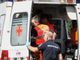 Incidente tra un'auto e una moto nei pressi dell'ospedale di Cittiglio: ferita una donna di 52 anni