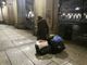 Diminuiscono lievemente gli italiani a rischio povertà o esclusione sociale