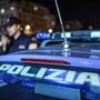Sorpresi a rubare in casa: la polizia arresta due pregiudicati dopo un inseguimento Sorpresi a rubare in casa: la polizia arresta due pregiudicati dopo un inseguimento