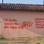 "Un giorno morirai per mano mia": scritta inquietante compare su un muro della città "Un giorno morirai per mano mia": scritta inquietante compare su un muro della città