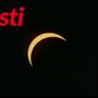 Anche nell'Astigiano tutti "con il naso all'insù" per ammirare l'eclissi [GALLERIA FOTOGRAFICA]