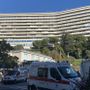 Tragedia a Voltri, operaio di 57 anni muore travolto da un pannello metallico