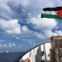 Dopo il bagno di folla a Genova, la Global Sumud Flotilla intreccia il suo destino con la politica: “Ci aspettiamo di essere abbordati e rapiti, Tajani venga a conoscerci”