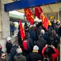 Ex Ilva, gli operai in corteo occupano la stazione Brignole: treni bloccati e fortissimi disagi alla circolazione Ex Ilva, gli operai in corteo occupano la stazione Brignole: treni bloccati e fortissimi disagi alla circolazione