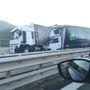 Scontro tra tir sulla A12, autista in prognosi riservata