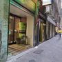 Centro storico, l’ennesima giornata di ordinaria follia. L’esasperazione dei commercianti: “Così non è più vivibile”