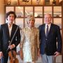Yacht Club de Monaco inaugura il nuovo Hemingway Cigar Lounge con il Principe Alberto II, Hélène Mercier e Daniel Lozakovich (Foto) Yacht Club de Monaco inaugura il nuovo Hemingway Cigar Lounge con il Principe Alberto II, Hélène Mercier e Daniel Lozakovich (Foto)