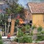 Sanremo: magazzino distrutto da un incendio in strada Borgo Tinasso, a rischio anche una abitazione (Foto e Video)