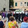 Santo Stefano dà l’ultimo saluto a Jonathan Forzan: una folla commossa si stringe attorno alla famiglia (Foto e video)
