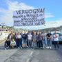 "Famiglie in difficoltà, barche ferme": la protesta dei pescatori liguri a Sanremo (Foto) "Famiglie in difficoltà, barche ferme": la protesta dei pescatori liguri a Sanremo (Foto)