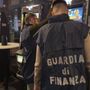 Maxi frode nelle sale giochi: arrestato il 'dominus' del sistema di videolottery contraffatte, quattro sale sequestrate ad Arma di Taggia