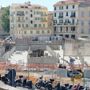 Piazza Eroi, arrivano le travi per l’ultimo livello del parcheggio: il cantiere entra nella fase decisiva (Foto) Piazza Eroi, arrivano le travi per l’ultimo livello del parcheggio: il cantiere entra nella fase decisiva (Foto)