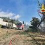 Sanremo, incendio domato: bonifica in corso (Foto e video)