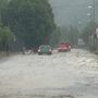 Finale, il maltempo mette in ginocchio la viabilità: strade chiuse e allagamenti, livello di guardia per il Pora (FOTO e VIDEO)