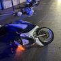 Moto investe una donna sfiorando un passeggino sull'Aurelia ad Albissola: due feriti trasportati al San Paolo (FOTO)