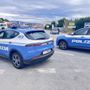 Evade dai domiciliari e tenta di rubare un paio di occhiali, poi aggredisce i poliziotti: arrestata 47enne a Savona