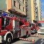 Incendio in un appartamento in via Torino, uomo intubato e trasferito al Centro Ustionati del San Martino