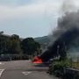 Andora, auto in fiamme: intervento dei Vigili del Fuoco (FOTO e VIDEO)