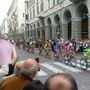 Savona accoglie il Giro d’Italia: il centro città pronto a trasformarsi in un villaggio rosa, strade chiuse dalle 12.30 Savona accoglie il Giro d’Italia: il centro città pronto a trasformarsi in un villaggio rosa, strade chiuse dalle 12.30
