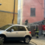 Casa in fiamme nel centro di Govone: al lavoro squadre di Vigili del Fuoco da Alba, Asti, Cuneo e Santo Stefano Belbo [FOTO]