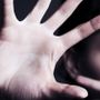 Quindici anni di incubo e violenze, in tribunale il racconto di una giovane madre maltrattata davanti alla figlia: "Non potevo neanche farmi la doccia" Quindici anni di incubo e violenze, in tribunale il racconto di una giovane madre maltrattata davanti alla figlia: "Non potevo neanche farmi la doccia"