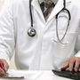 Neurochirurgo a processo per violenza sessuale: il tribunale nomina due periti