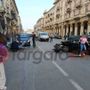 Scontro tra auto e moto nel centro di Cuneo: grave un ragazzo di 16 anni