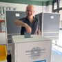 ELEZIONI COMUNALI / Sette Comuni sui diciannove in cui si sta ancora votando sanno già chi sarà il loro sindaco