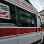 Auto fuori strada a Pocapaglia, ferita lievemente una donna
