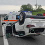 Incidente in tangenziale, auto ribaltata all'altezza di Venaria. Un ferito in codice giallo