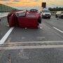 Schianto in tangenziale: due auto si ribaltano in direzione Sud all'altezza di Debouche. Traffico in tilt
