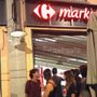 Distrutta saracinesca del Carrefour durante la manifestazione per Gaza. La rabbia di chi c'era: &quot;Così si rovina tutto&quot;