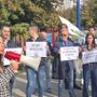 Presidio e contro-presidio: nei giardini Madre Teresa di Calcutta si incrociano Lega e contestatori [FOTO]