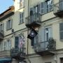 San Donato, la bandiera con simbolo nazista scatena la bufera: &quot;Uno sfregio inaccettabile&quot;