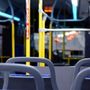 Delirio sul bus 72 di Torino, madre e figlia minacciate di morte da una donna perché "troppo felici"