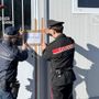 Abusi edilizi nel campo nomadi: scoperti due alloggi illegali, 5 denunciati [VIDEO]