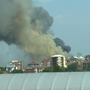 Colonna di fumo visibile in tutta Torino Sud: incendio in corso nella zona di Beinasco