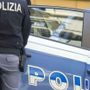 Rapina un anziano mentre passeggia con la nipotina: arrestato dalla polizia