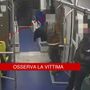 Preso a testate e poi rapinato appena sceso dal tram: arrestato un rapinatore (il complice era già in galera)