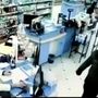 Sette colpi in due mesi: arrestato il rapinatore che era diventato il terrore delle farmacie Sette colpi in due mesi: arrestato il rapinatore che era diventato il terrore delle farmacie