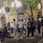 Tensioni in Largo Saluzzo: baby gang assalta un pub e scatena una rissa in strada Tensioni in Largo Saluzzo: baby gang assalta un pub e scatena una rissa in strada