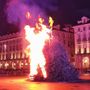 Un Farò indeciso: cade quasi a metà, di poco verso Porta Nuova [VIDEO]