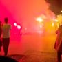Bengala, fumogeni e fuochi d'artificio tra dehors e auto: è caos nella movida di Borgo Rossini  [VIDEO]