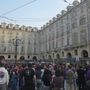 Scontri e disordini a Torino: alla fine sono 11 le persone nei guai, 60 identificati. E non si placano le polemiche Scontri e disordini a Torino: alla fine sono 11 le persone nei guai, 60 identificati. E non si placano le polemiche