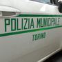 Aurora, insegue una donna armato di coltello: arrestato dalla Polizia Locale