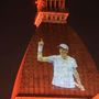 Torino celebra Sinner, sulla Mole l’immagine del campione di Wimbledon