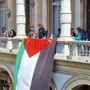 Fumogeni e proteste di studenti e pro Pal contro l'università: &quot;Geuna, il Rettore della vergogna&quot;