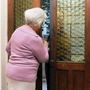 Anziana truffata online, la Polizia incastra il responsabile e recupera oltre 14mila euro sottratti alla donna