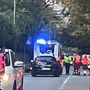 Scontro tra un'auto e una moto in via Manin a Varese: ferito un ragazzo di 17 anni